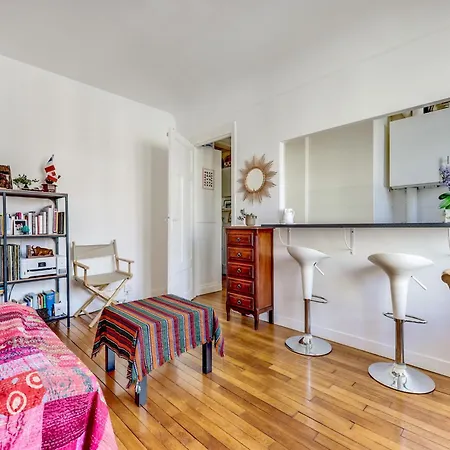 Apartment Charmant Lumineux Paris